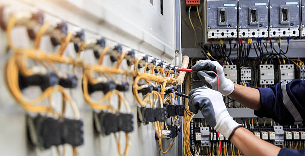 Professional Electrician technician working in Mansura, LA
